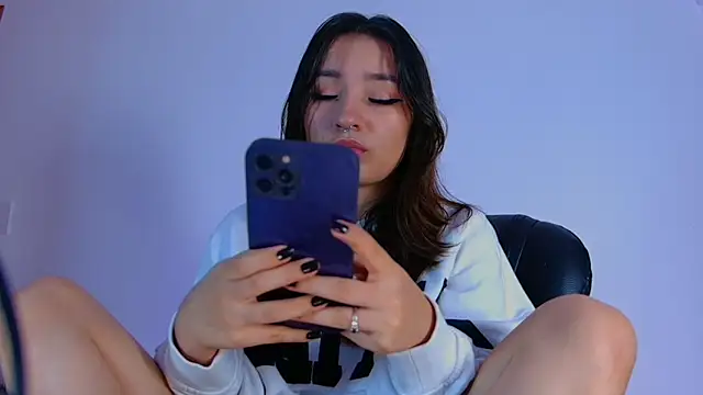 Snapshot of vayolett01_dakotta chatting on 20, 9, 2025 vayolett01 dakotta online show from 20, 9, 2025