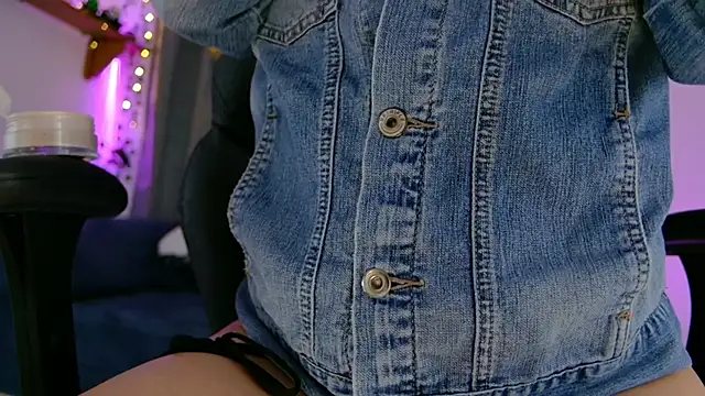 Snapshot of vayolett01_dakotta chatting on 29, 11, 2025 vayolett01 dakotta online show from 29, 11, 2025