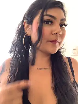 Juli Walker online show from 11, 5, 2026