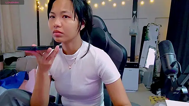 Kana G online show from 10, 2, 2025