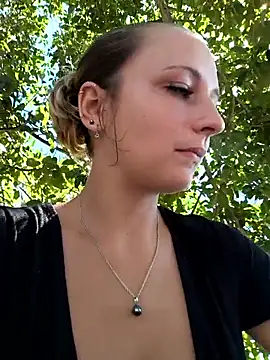 emma4xxx online show from 17, 4, 2026