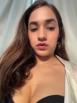 Snapshot of CuteeRose chatting on 12, 5, 2026 CuteeRose online show from 12, 5, 2026