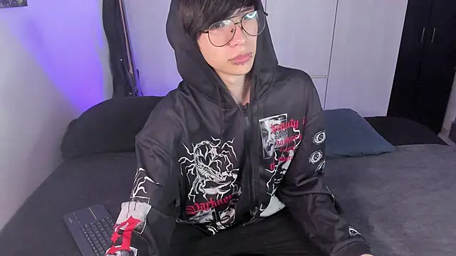 Aventure Twinks online show from 24, 1, 2025