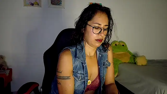 fantasty nylon online show from 19, 5, 2026