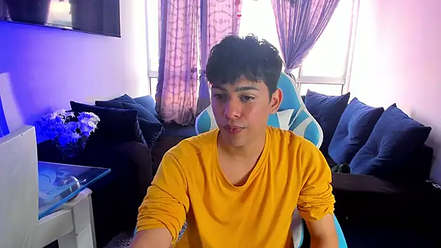Snapshot of Franco_Rizzo_ chatting on 2, 1, 2025 Franco Rizzo  online show from 2, 1, 2025