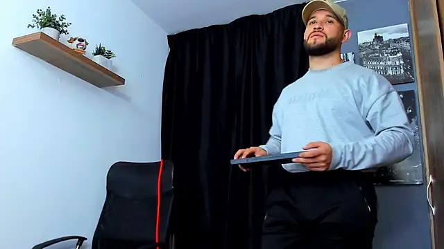 Snapshot of AndrewDiaz chatting on 19, 11, 2025 AndrewDiaz online show from 19, 11, 2025