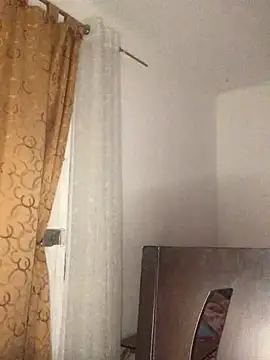 Snapshot of JuanaSimons chatting on 10, 10, 2025 JuanaSimons online show from 10, 10, 2025