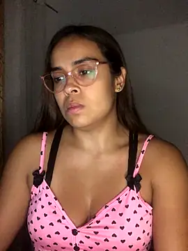 Snapshot of JuanaSimons chatting on 31, 10, 2025 JuanaSimons online show from 31, 10, 2025