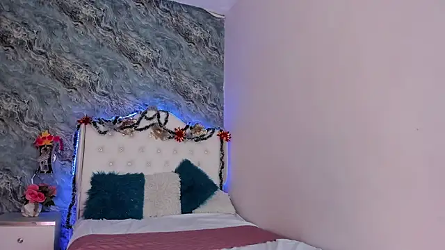 Snapshot of CAMILLEN_PETTID chatting on 18, 12, 2024 CAMILLEN PETTID online show from 18, 12, 2024