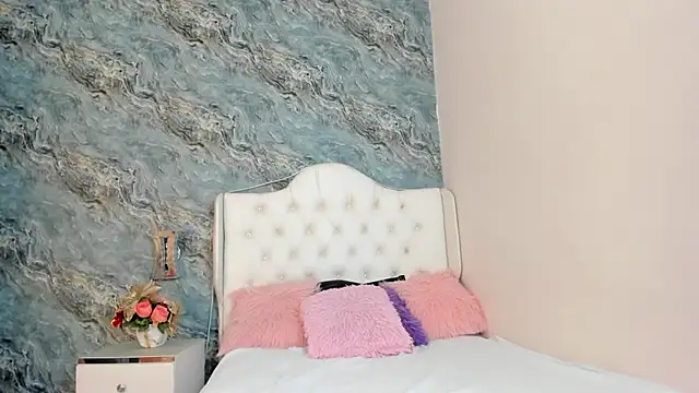 Snapshot of CAMILLEN_PETTID chatting on 2, 2, 2025 CAMILLEN PETTID online show from 2, 2, 2025