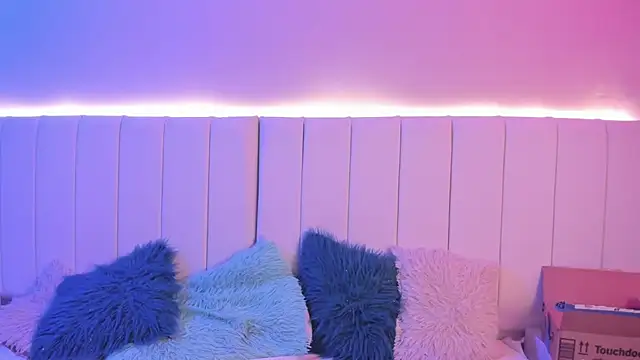 Snapshot of CAMILLEN_PETTID chatting on 15, 10, 2025 CAMILLEN PETTID online show from 15, 10, 2025