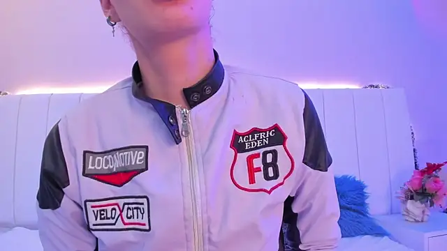 Snapshot of CAMILLEN_PETTID chatting on 29, 11, 2025 CAMILLEN PETTID online show from 29, 11, 2025