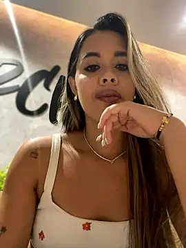 Snapshot of Emilia_Bakerr chatting on 2, 12, 2024 Emilia Bakerr online show from 2, 12, 2024