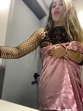 Snapshot of Emilia_Bakerr chatting on 6, 12, 2024 Emilia Bakerr online show from 6, 12, 2024