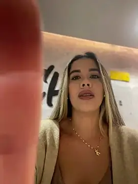 Snapshot of Emilia_Bakerr chatting on 27, 12, 2024 Emilia Bakerr online show from 27, 12, 2024