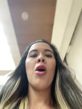 Snapshot of Emilia_Bakerr chatting on 5, 3, 2025 Emilia Bakerr online show from 5, 3, 2025