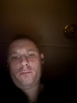 Snapshot of Dut421@xh chatting on 4, 8, 2026 Dut421xh online show from 4, 8, 2026