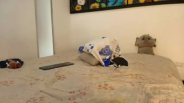 Snapshot of MrsFoucher chatting on 2, 12, 2025 MrsFoucher online show from 2, 12, 2025