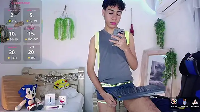 huge armound online show from 17, 10, 2025