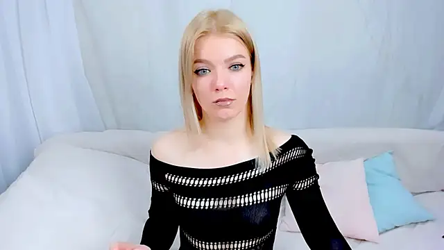 Lily Daviss online show from 25, 2, 2026