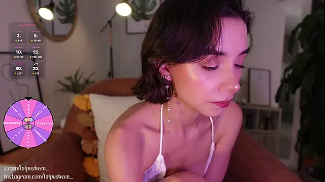Snapshot of JulietteDee chatting on 6, 1, 2025 JulietteDee online show from 6, 1, 2025