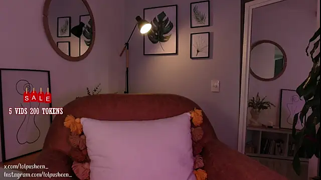 Snapshot of JulietteDee chatting on 14, 1, 2025 JulietteDee online show from 14, 1, 2025