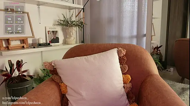 Snapshot of JulietteDee chatting on 29, 1, 2025 JulietteDee online show from 29, 1, 2025