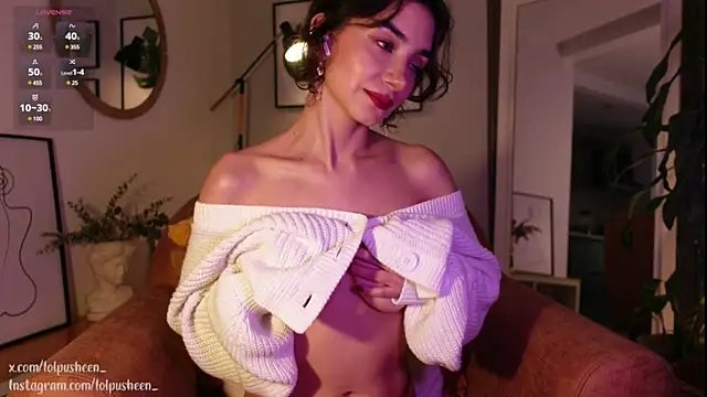 Snapshot of JulietteDee chatting on 10, 2, 2025 JulietteDee online show from 10, 2, 2025