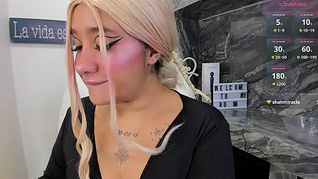 miss danika online show from 20, 10, 2025