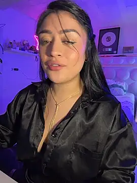 Snapshot of lucianaroy chatting on 20, 4, 2026 lucianaroy online show from 20, 4, 2026