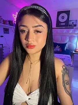 Snapshot of lucianaroy chatting on 23, 5, 2026 lucianaroy online show from 23, 5, 2026