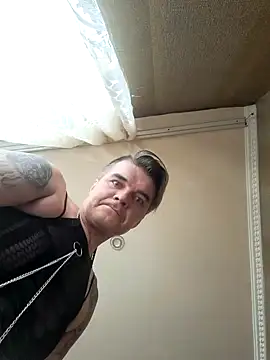 Snapshot of DjiniCD chatting on 11, 2, 2025 DjiniCD online show from 11, 2, 2025