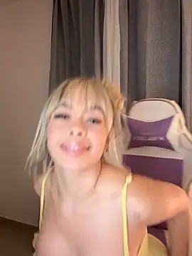 Snapshot of Alison_Diaz17 chatting on 13, 9, 2025 Alison Diaz17 online show from 13, 9, 2025