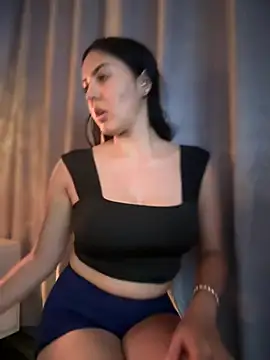 Snapshot of MarianaBenz chatting on 27, 1, 2025 MarianaBenz online show from 27, 1, 2025