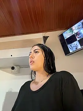 Snapshot of MarianaBenz chatting on 20, 7, 2026 MarianaBenz online show from 20, 7, 2026