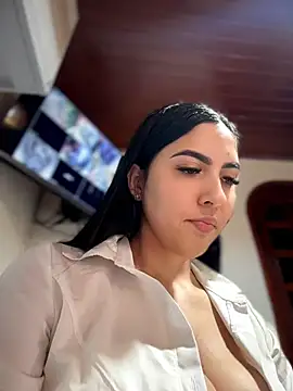 Snapshot of MarianaBenz chatting on 26, 7, 2026 MarianaBenz online show from 26, 7, 2026
