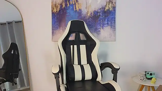 KristennBlue online show from 14, 11, 2025