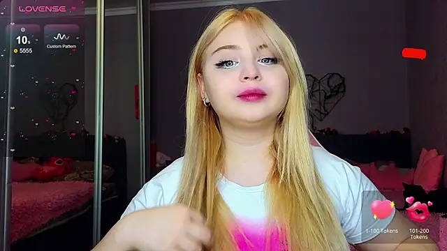 shy blondiee online show from 14, 2, 2025