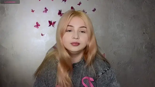 shy blondiee online show from 15, 9, 2025