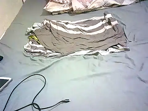 Snapshot of honeypotsweet chatting on 1, 4, 2026 honeypotsweet online show from 1, 4, 2026