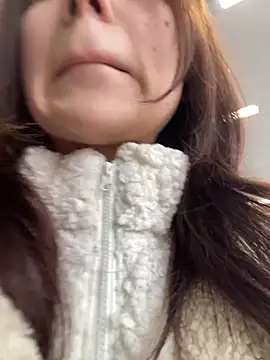 QuitieLia online show from 5, 12, 2024