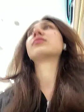 QuitieLia online show from 24, 1, 2025