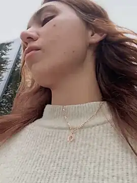 QuitieLia online show from 9, 10, 2025