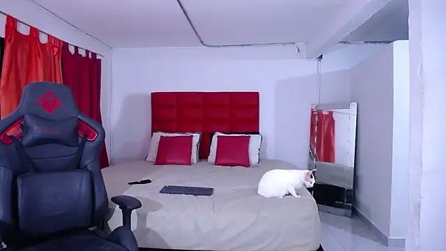 LyonGallego  online show from 5, 2, 2026