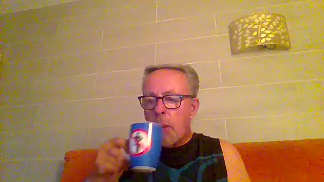 Snapshot of tuggy59 chatting on 17, 6, 2026 tuggy59 online show from 17, 6, 2026