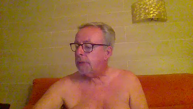 Snapshot of tuggy59 chatting on 22, 6, 2026 tuggy59 online show from 22, 6, 2026