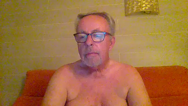 Snapshot of tuggy59 chatting on 25, 6, 2026 tuggy59 online show from 25, 6, 2026