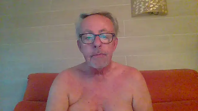 Snapshot of tuggy59 chatting on 25, 6, 2026 tuggy59 online show from 25, 6, 2026