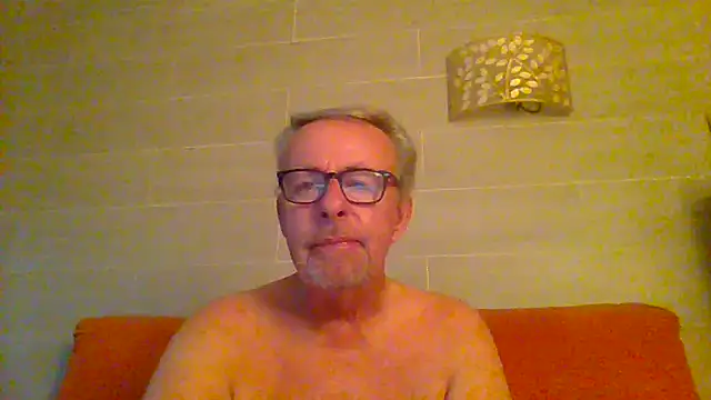 Snapshot of tuggy59 chatting on 27, 6, 2026 tuggy59 online show from 27, 6, 2026