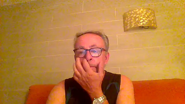 Snapshot of tuggy59 chatting on 28, 6, 2026 tuggy59 online show from 28, 6, 2026